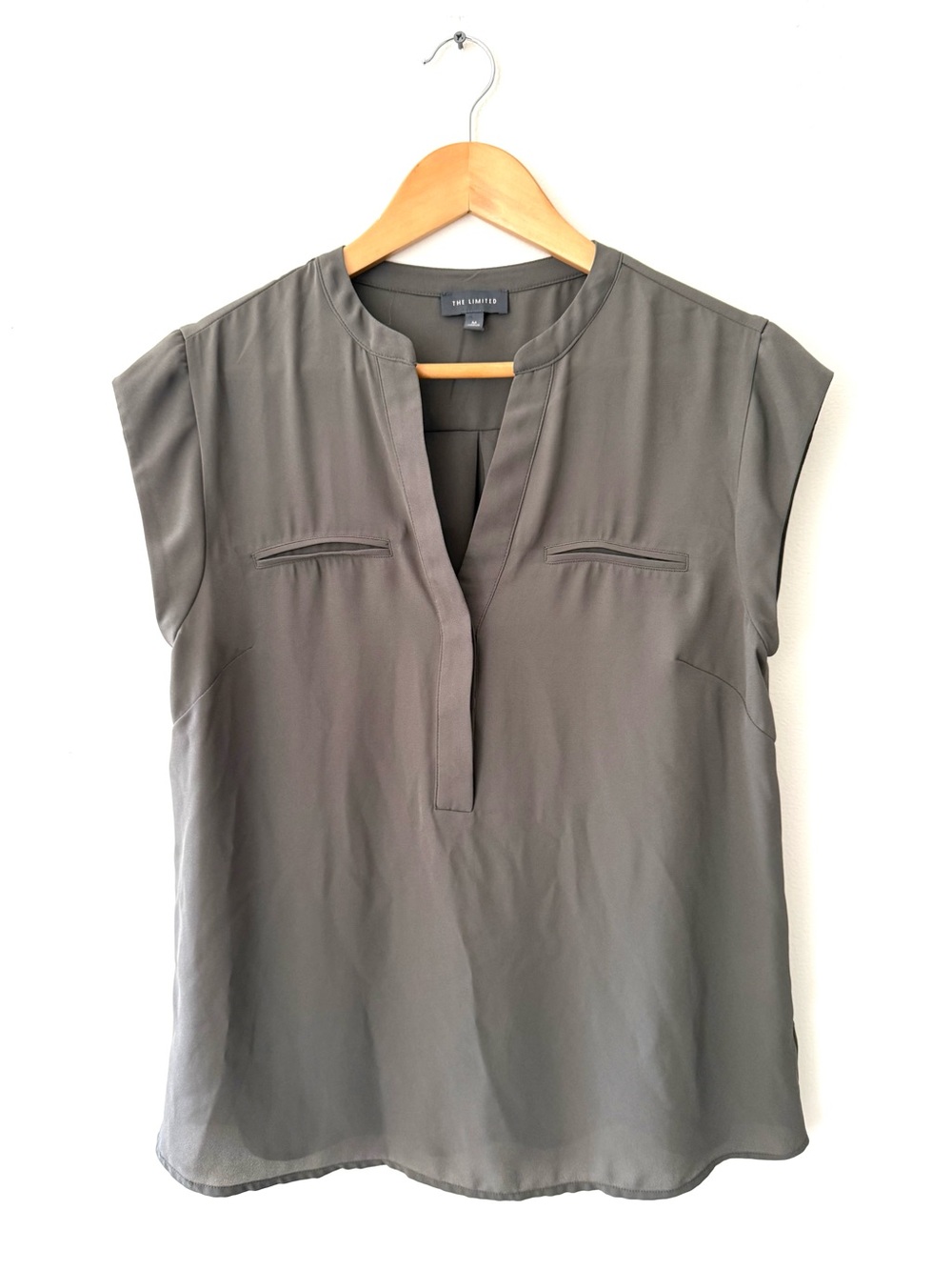 The Limited Olive Cap-Sleeve Split-Neck Blouse M Career Office Workwear Capsule